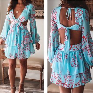 🩵 Gorgeous colorful detailed mini dress!